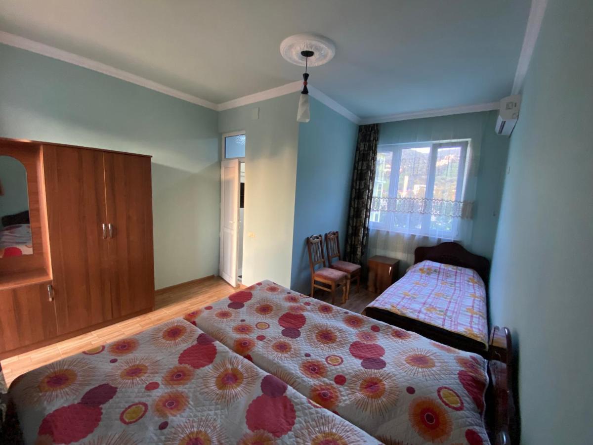 Beliy Dom Hotel Kvariati Kültér fotó