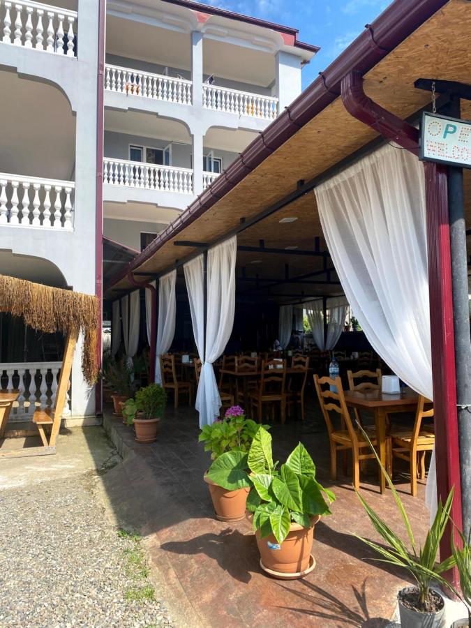 Beliy Dom Hotel Kvariati Kültér fotó